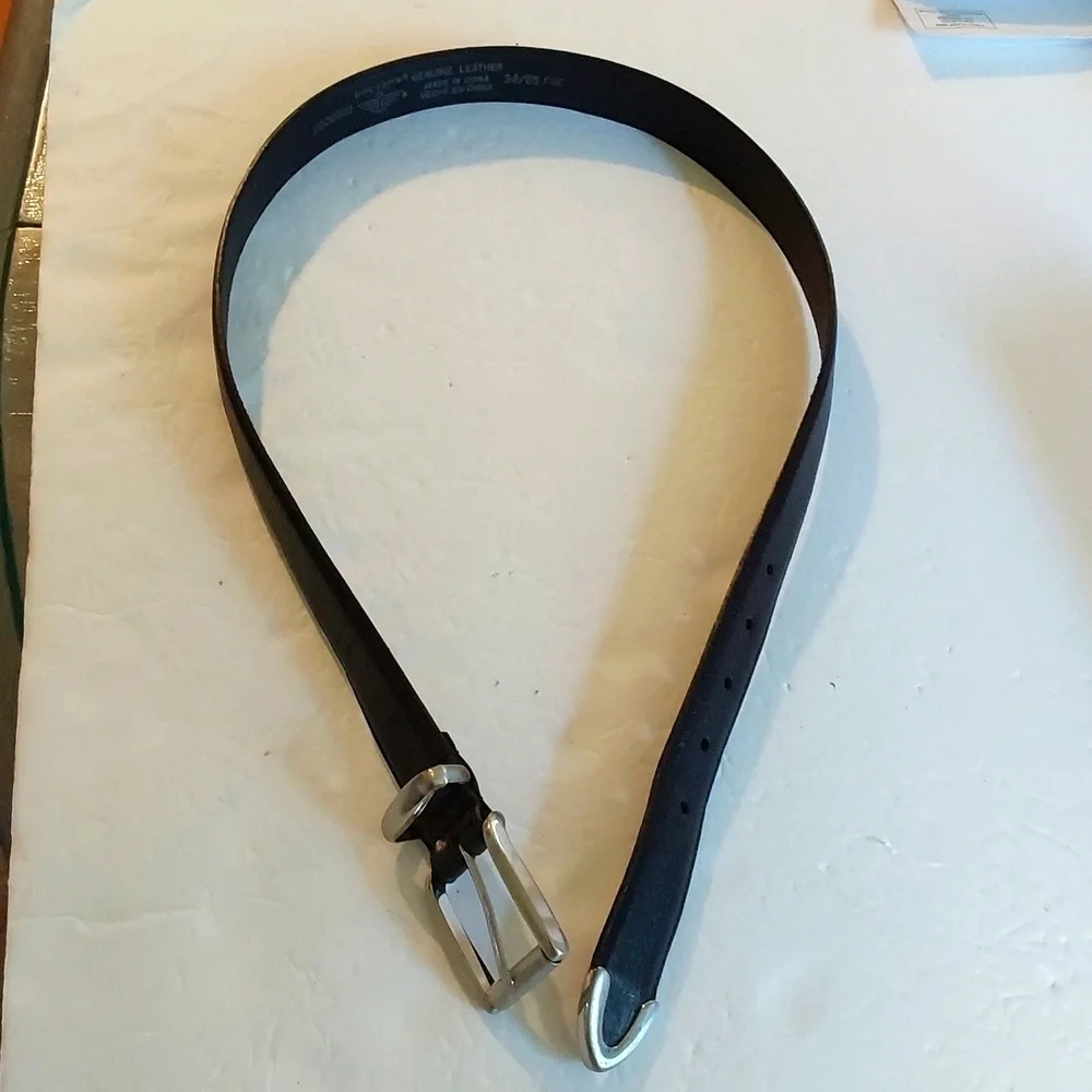 MENS Dockers Belt Premium leather Silver TIP/ Silver Buckle  Minimalist Sz.34